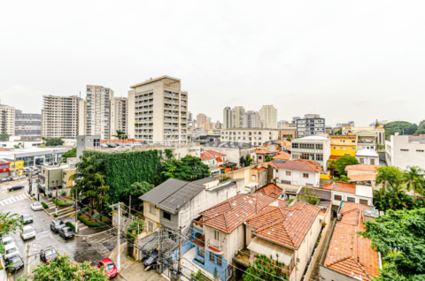 Image 33 - 1001573