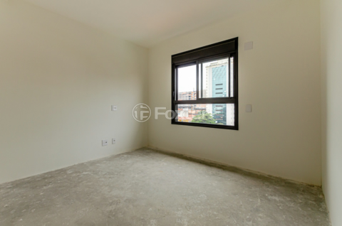 Image 6 - 1001573