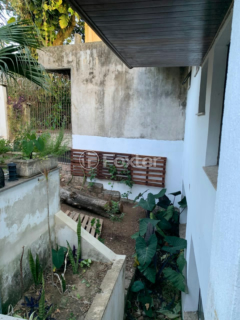 Image 12 - 1001702