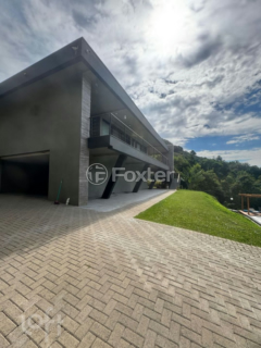Image 33 - 1001704