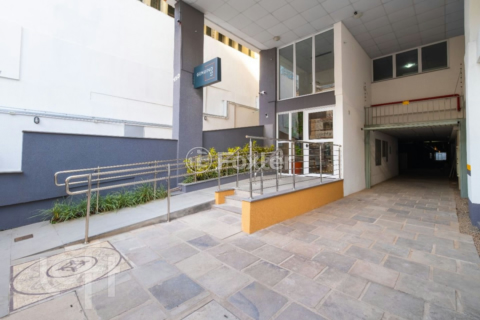 Image 19 - 1001763