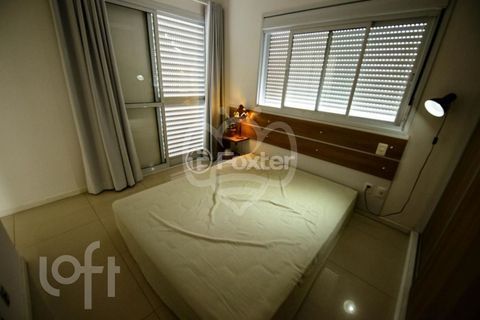 Image 8 - 1001844