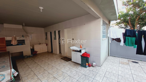 Image 8 - 1001870
