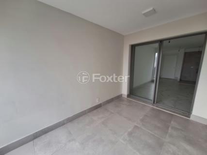 Image 2 - 1001915