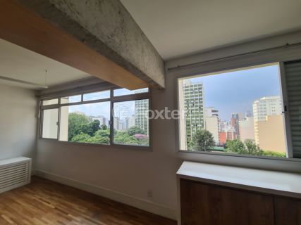 Image 2 - 1001955