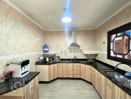 Image 3 - 1001977