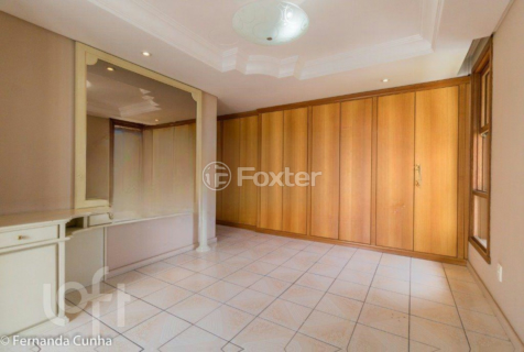 Image 34 - 1002027