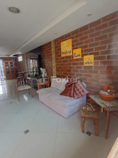 Image 10 - 1002029