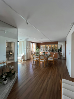 Image 7 - 1002042