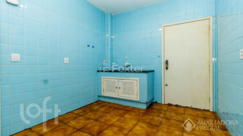 Image 15 - 1002075