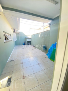 Image 32 - 1002106