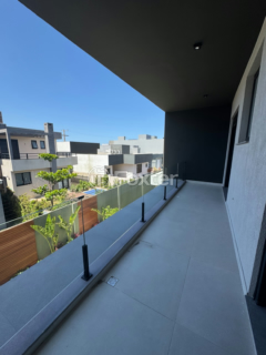 Image 33 - 1002111