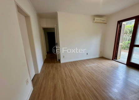 Image 4 - 1002132
