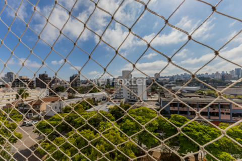 Image 8 - 1002137