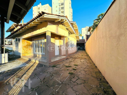 Image 7 - 1002180