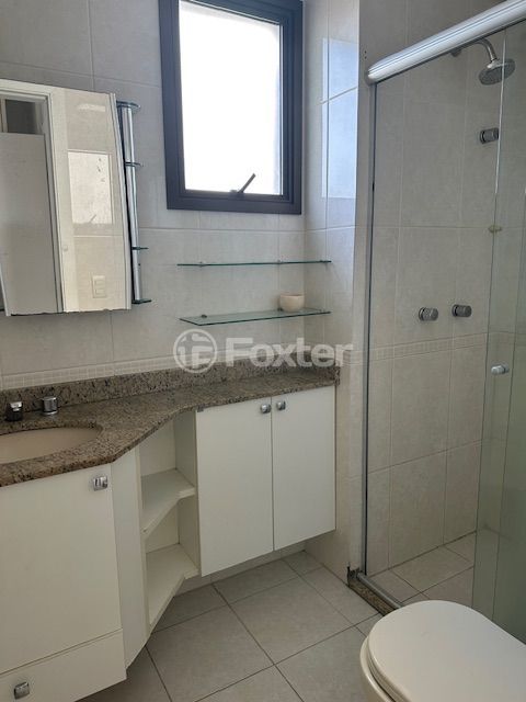 Image 7 - 1002213
