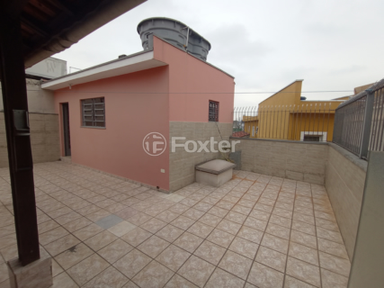 Image 32 - 1002236