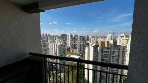 Image 18 - 1002243