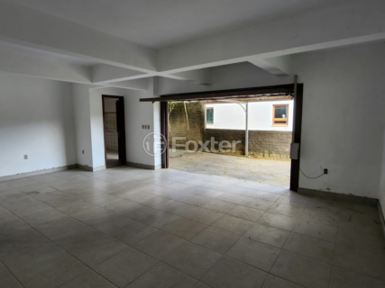 Image 37 - 1002254