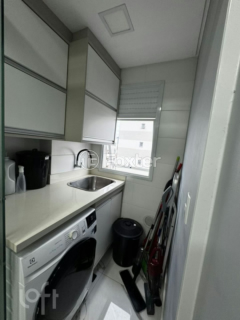 Image 6 - 1002258