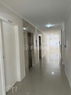 Image 42 - 1002271