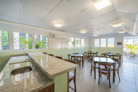 Image 17 - 1002474