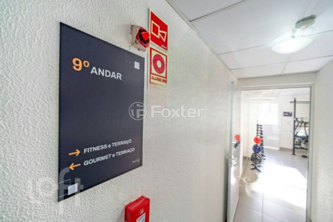 Image 20 - 1002475