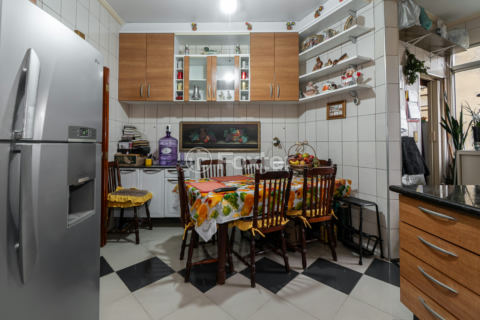 Image 17 - 1002538