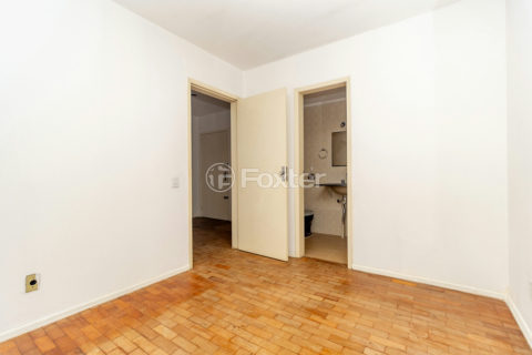 Image 21 - 1002639