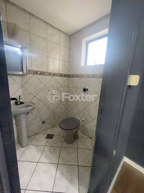 Image 8 - 1002665