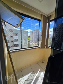 Image 8 - 1002694