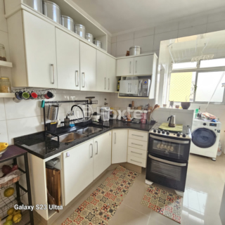 Image 6 - 1002709