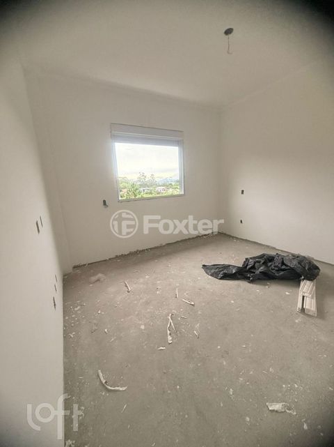 Image 4 - 1002730