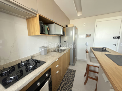 Image 6 - 1002742