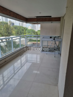 Image 2 - 1002744