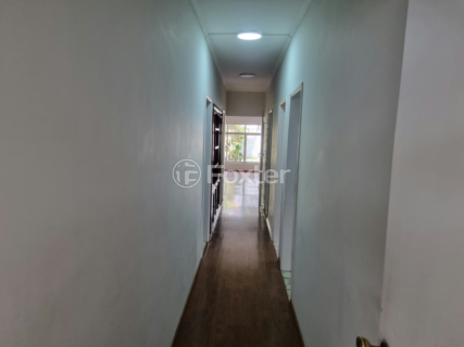 Image 7 - 1002745