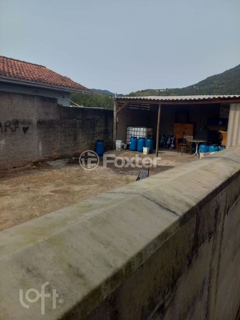Image 4 - 1002746