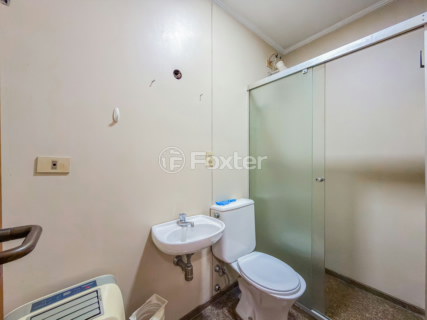 Image 31 - 1002747