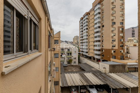 Image 8 - 1002819