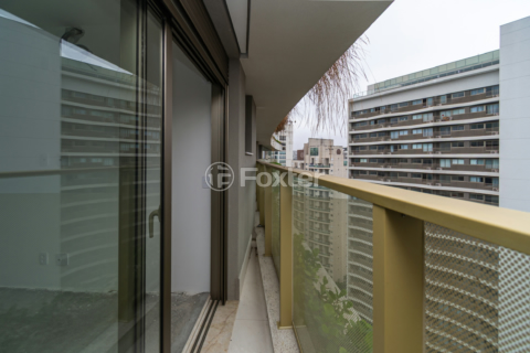 Image 9 - 1002849