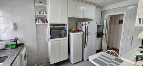 Image 4 - 1002858