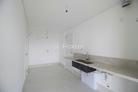 Image 3 - 1002870