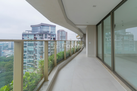 Image 8 - 1002870