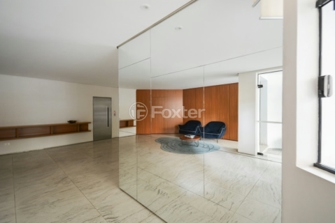 Image 33 - 1002887