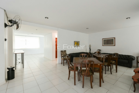 Image 32 - 1002887