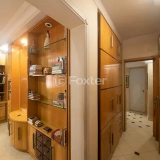 Image 32 - 1002894