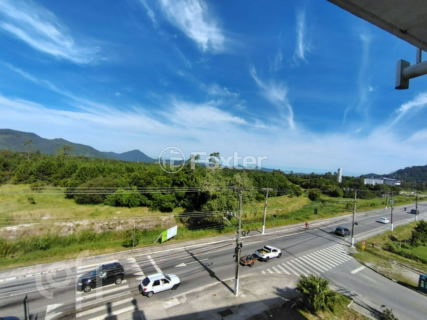 Image 5 - 1002978