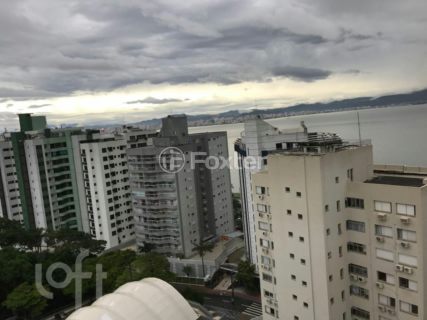 Image 17 - 1002979