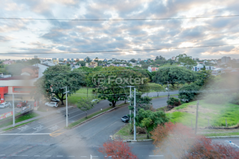 Image 17 - 1002980