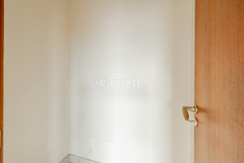 Image 22 - 1002980